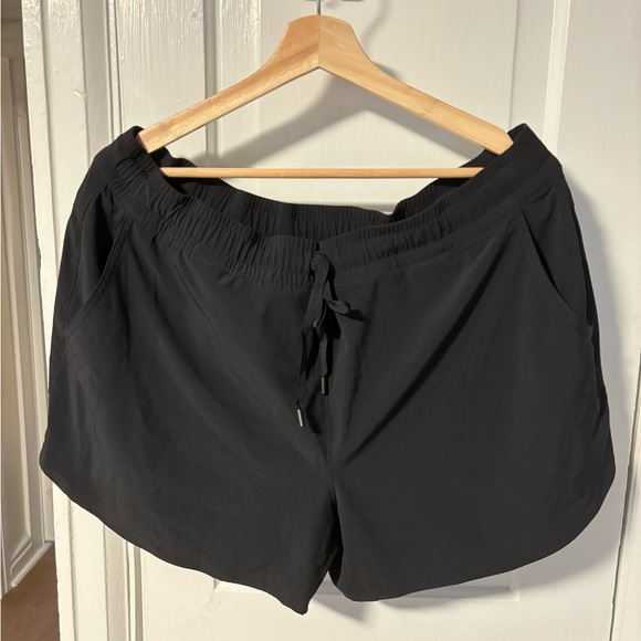 Eddie Bauer Departure Shorts - Picture 2 of 5